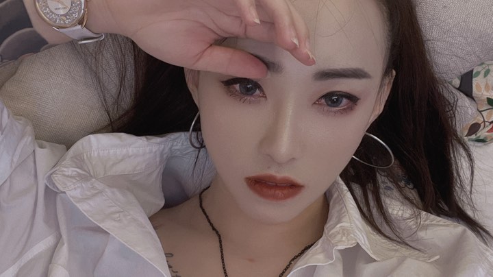 这个世界很有趣，没意思的是我。