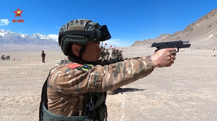 【第一军视】热血沸腾！一起来看看兵哥哥的实弹射击打得有多爽