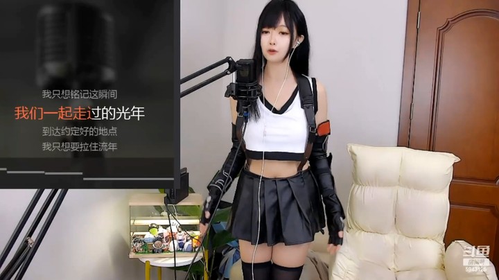 美女小姐姐演唱真好听啊