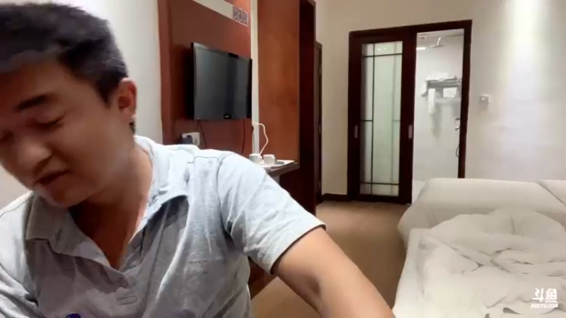 【2022-04-02 20点场】主播阿郎：下雨了喝点