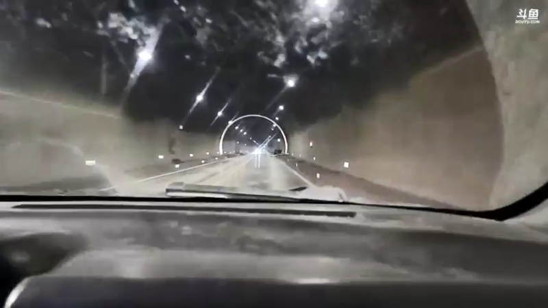 【2022-03-31 01点场】叶子户外：《纪实直播》结束回成都做盲盒求生