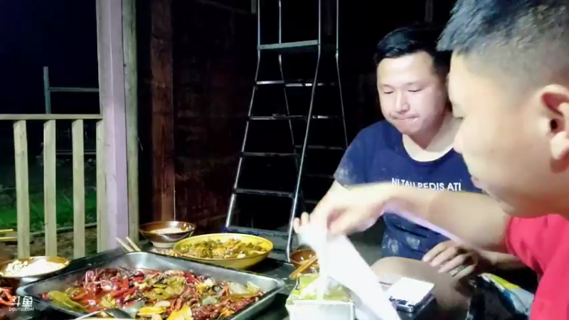 【2022-04-03 21点场】逐梦兄弟：早上十点开播