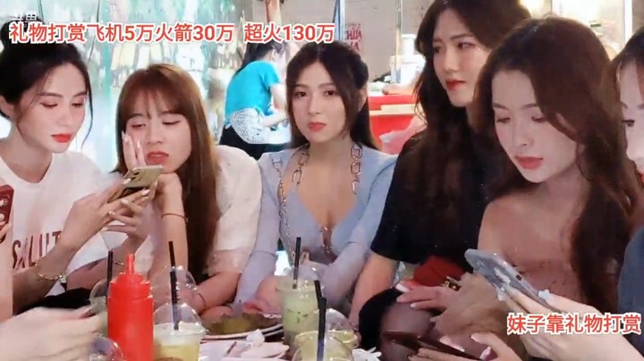 美女果果越来越会打扮，好漂亮啊
