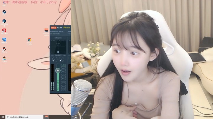 美女布丁又在发呆了，好可爱