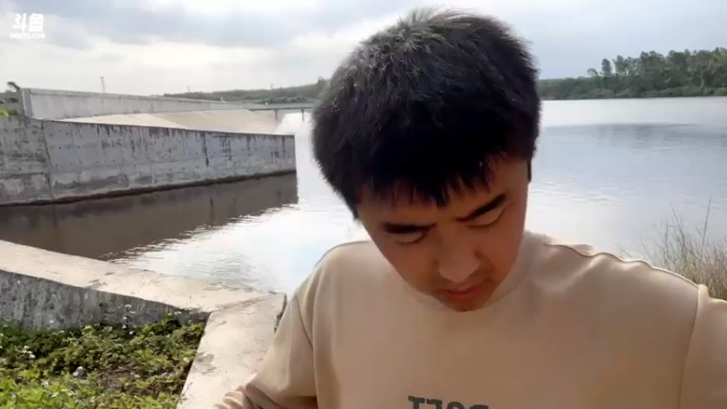 【2022-04-04 16点场】主播阿郎：海南环岛游26手机找到了