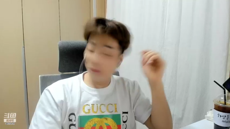 【2022-04-03 19点场】ow小青蛙：被OWL选手捶过GUA的直播间
