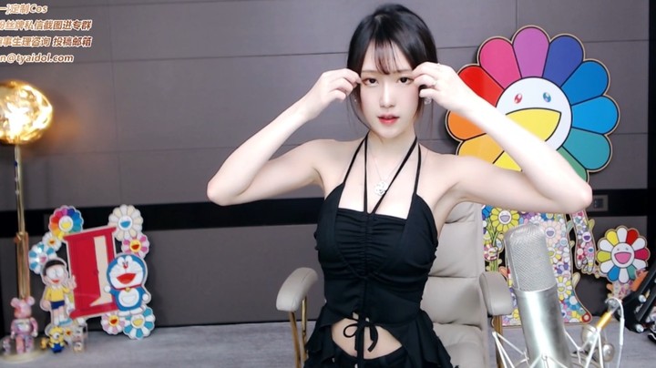 腐团儿，小姐姐黑丝大长腿，后退战术，太漂亮了！