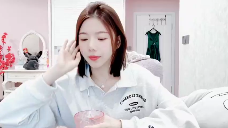 【2022-04-04 21点场】丽亚celiahunne：小姨子：天天开心