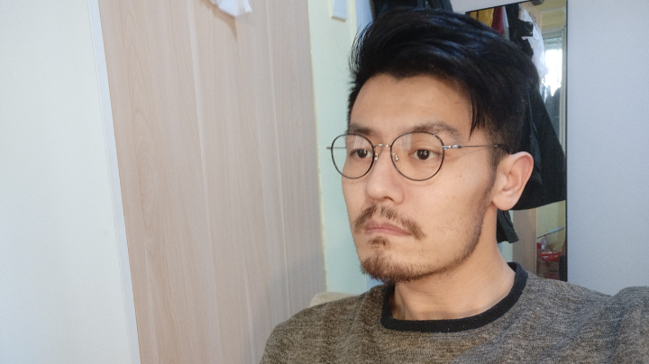 疫情封闭在上海80年老破小出租屋，在家办公的直男监控摄像头