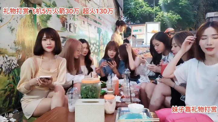 大海直播聊天真搞笑，声音大啊，看不到胖大海了