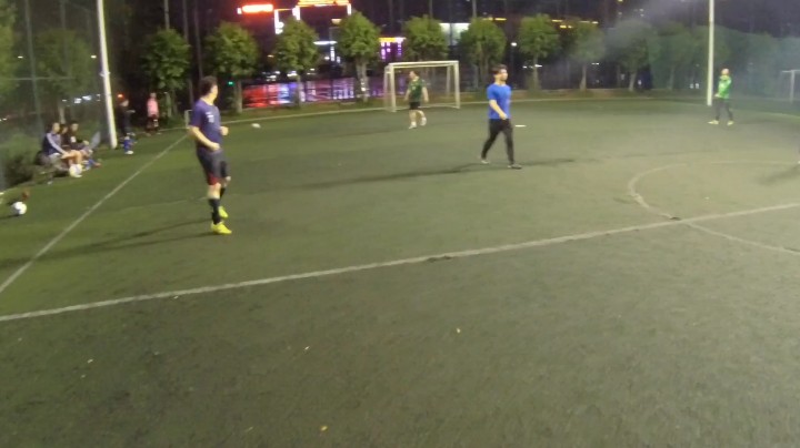 180°转体射门#快乐足球 #快落足球 #爱足球的男孩 #追风少年#追风中年 #唯足球不可辜负 #第一视角