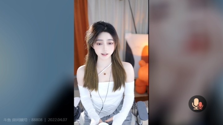 小悦同学衣品真好，让人很喜欢啊