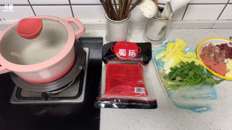 【2022-04-07 17点场】一条小团团OvO：不吃外卖的第五天,人快饿没了