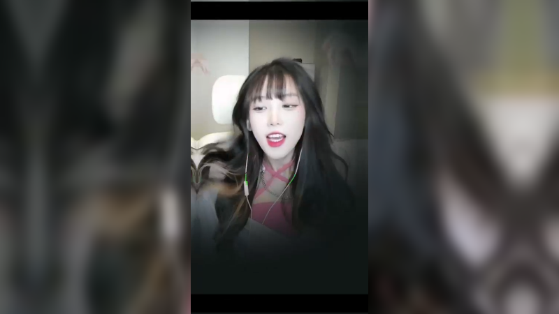 请你们说出那句：小看她了