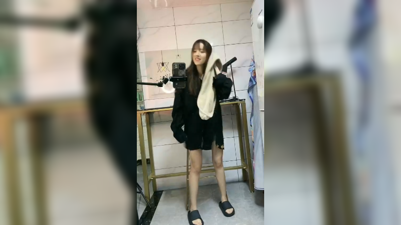 唐6儿发布了一个斗鱼视频2022-04-08