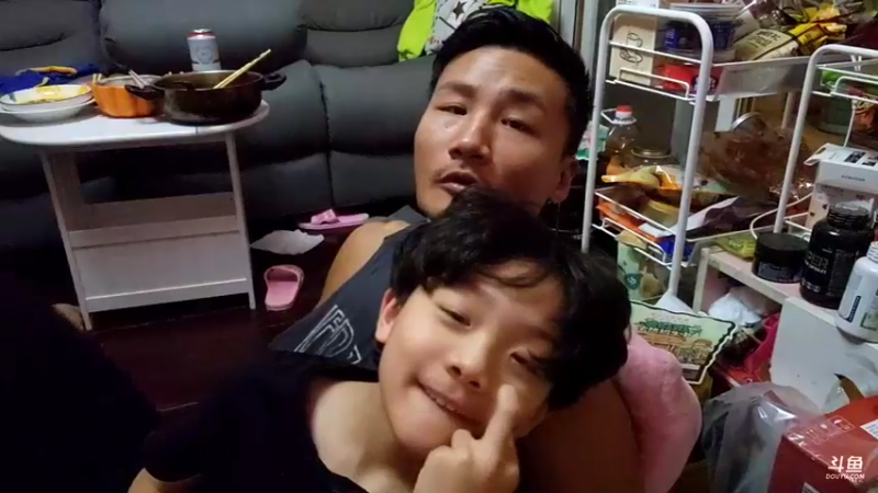 【2022-04-08 21点场】黑人毅：居家直播day14天，想喝可乐