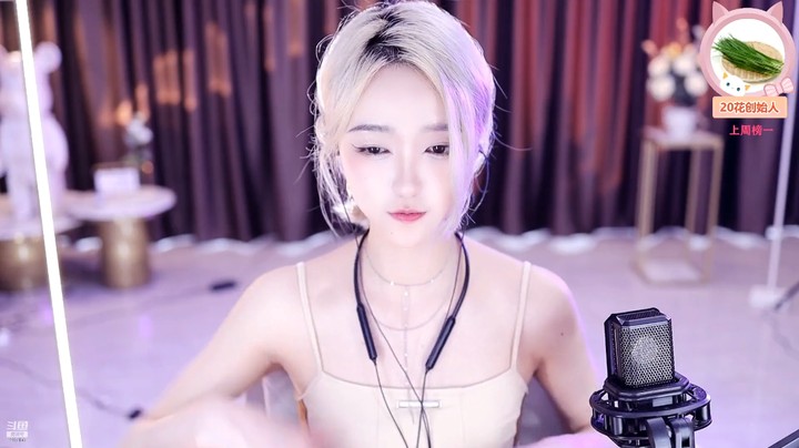 大D美女小姐姐很可爱，很招人喜欢啊
