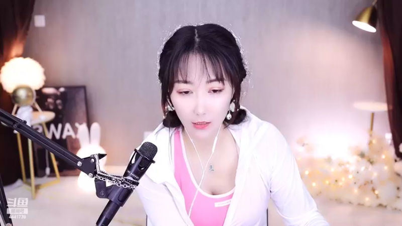 【2022-04-09 22点场】Jue美娘：爱唱歌唱不好爱聊天聊不好