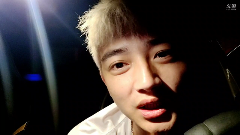 【户外】国民大舅哥的精彩时刻 20220410 00点场