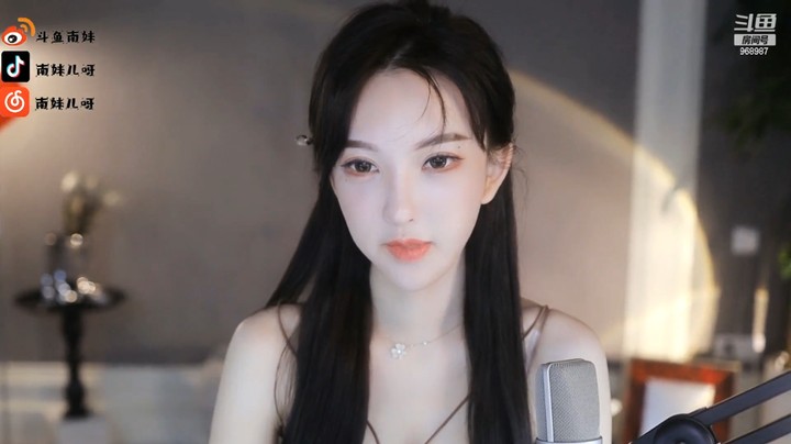 南妹儿美女小姐姐真可爱啊