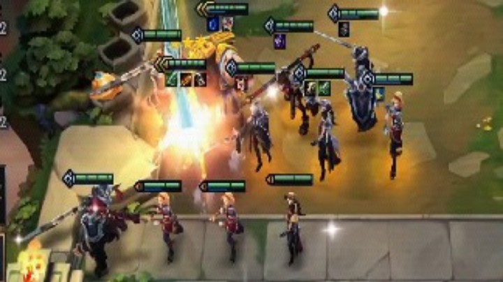 主c寒冰，神将羁绊回血＋双抗，双护卫，可惜前几次都没机会抢到最后一个神将羁绊的英雄，如果抢到那就更完美了!