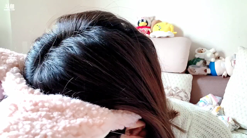 我在斗鱼看百变姑姑肖淑洁直播户外