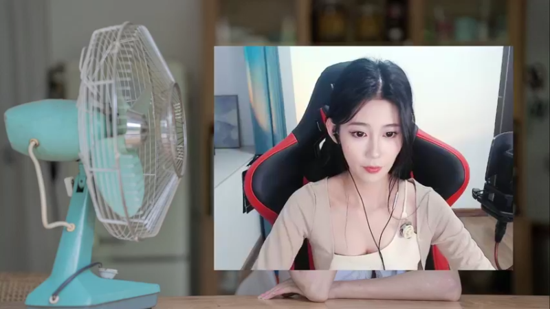 【2022-04-11 19点场】憨批姐姐沫萱：温柔的猪猪不是冤种