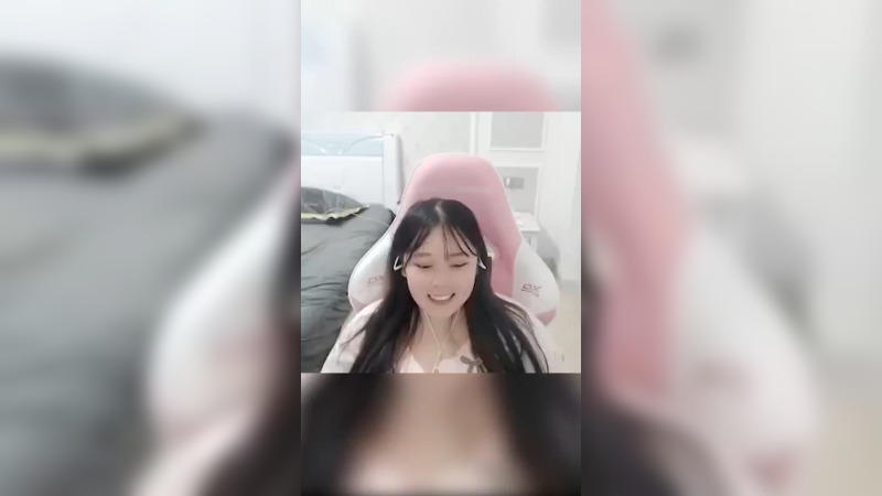 冠军中单看不起辅助上王者