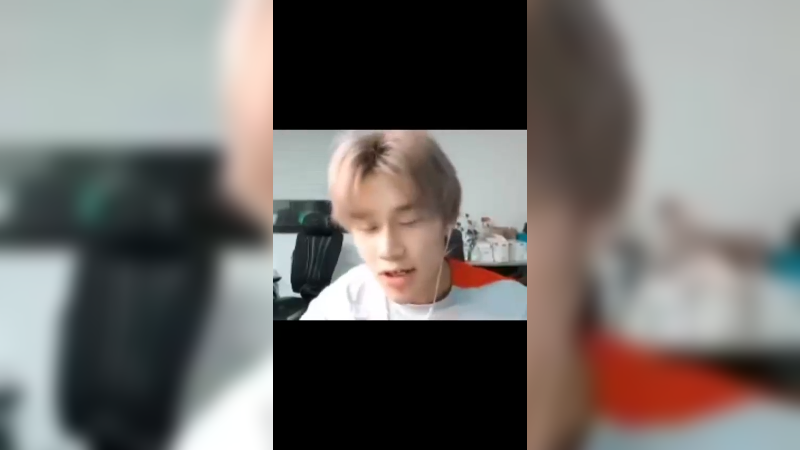 这麦克风和我过不去了是吧