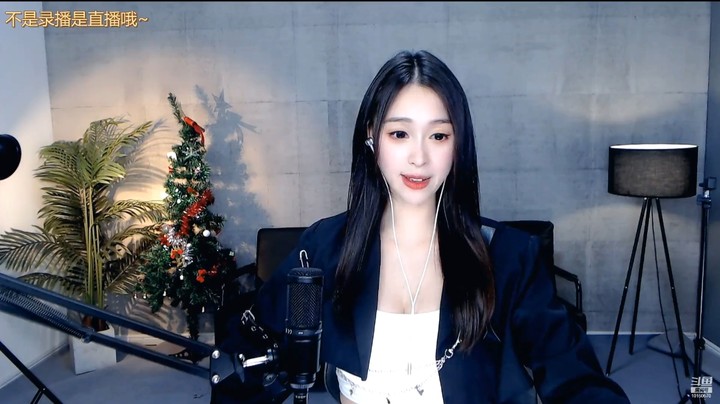 是乔小乔美女小姐姐很勤快的欢迎大家，很不错