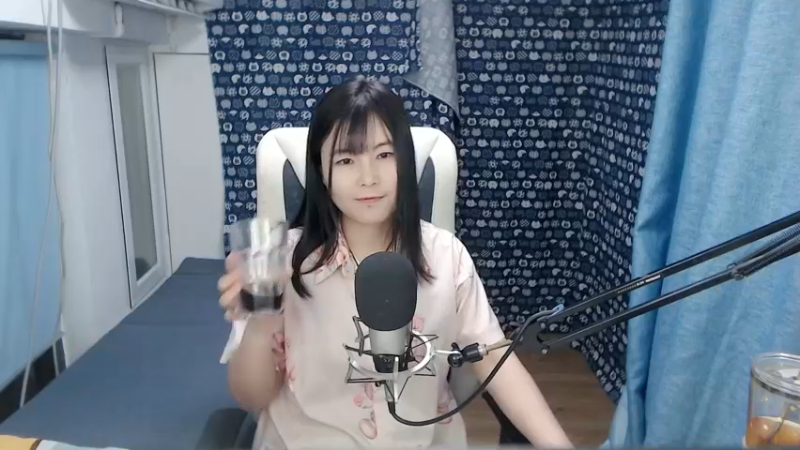 【2022-04-11 20点场】夹克兔：想刀一个人的眼神是藏不住的