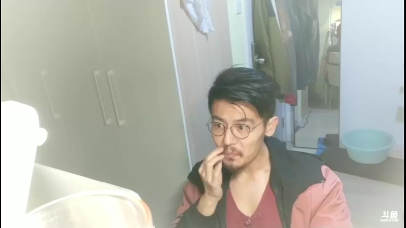 【2022-04-13 23点场】Z火炎炎123：封闭在家办公的摄像头