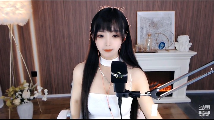 小巷末影美女小姐姐真好看，让人好喜欢啊
