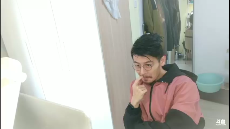 【2022-04-15 09点场】Z火炎炎123：封闭在家办公的摄像头