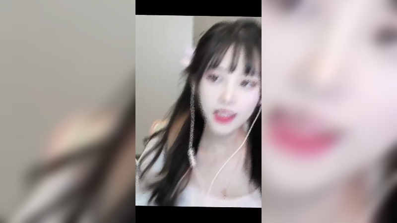 小家伙还有两幅面孔呢