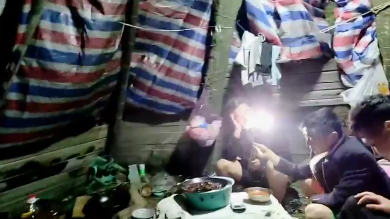 【2022-04-18 19点场】逐梦兄弟：《荒岛余生》第5天 想回家