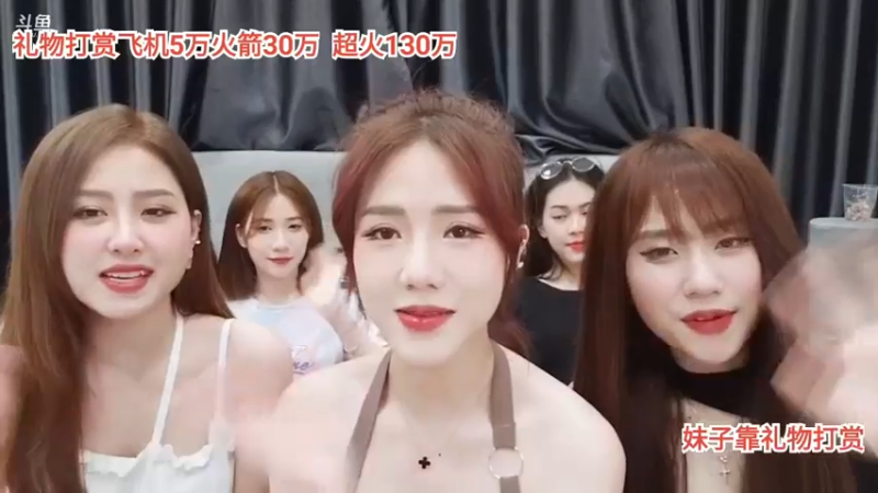 美女空姐翻唱经典老歌很好听啊