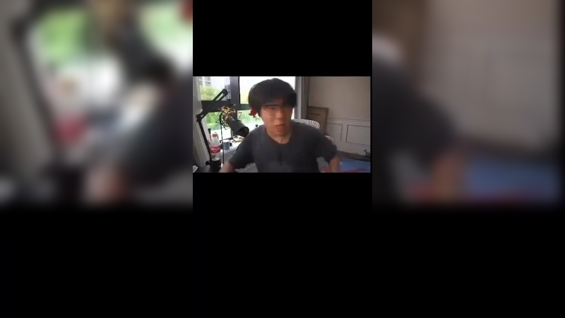 有被这两个人吓到