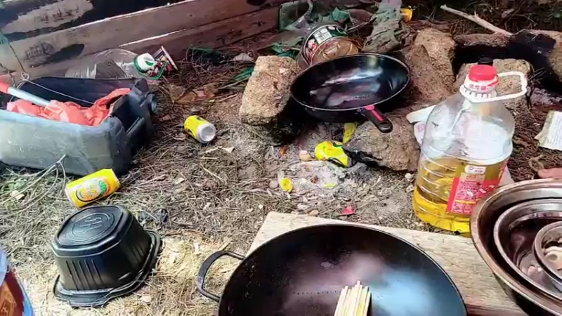 【2022-04-22 11点场】逐梦兄弟：《荒岛余生》第9天 想去观音桥的第二天