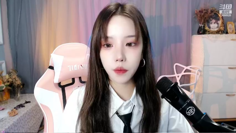 【2022-04-23 17点场】唐6儿：今天66儿满月啦