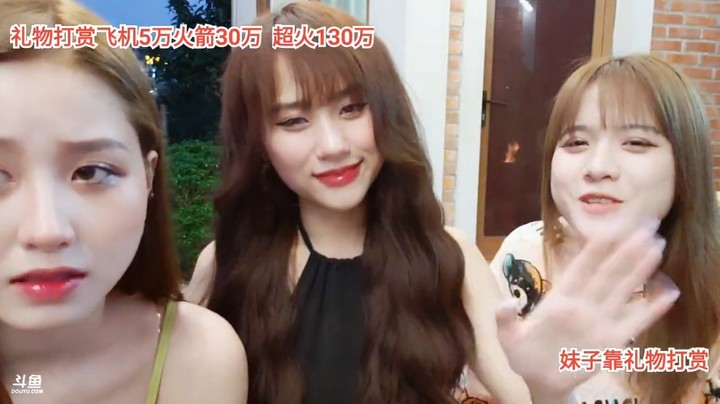 美女大海真可爱，脸越来越圆了啊