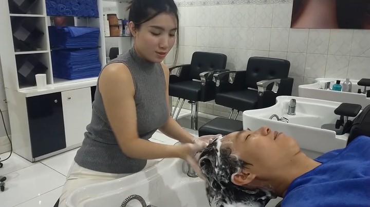 1_Vietnamese barbershop, relaxing experience with beautiful girls_高清 1080P