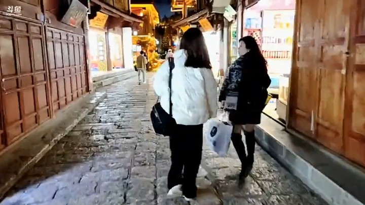 博哥在丽江旅游