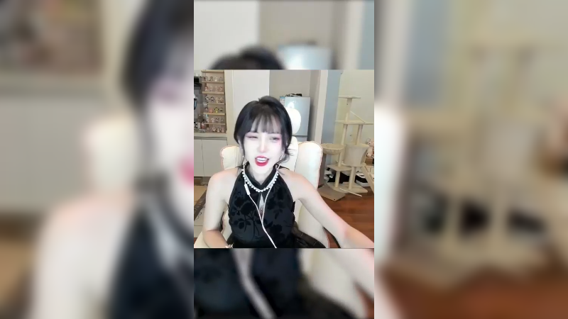 睡裤是真不行，还得是黑丝