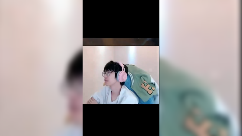 五五开吧，我也经常单杀他的