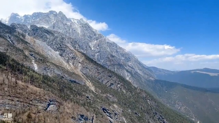 博哥坐缆车去玉龙雪山，很好看啊