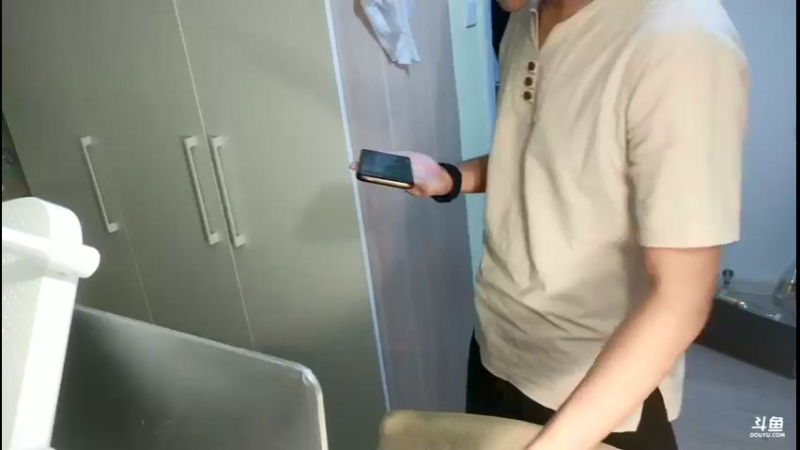 【2022-04-24 20点场】Z火炎炎123：封闭在家办公的摄像头