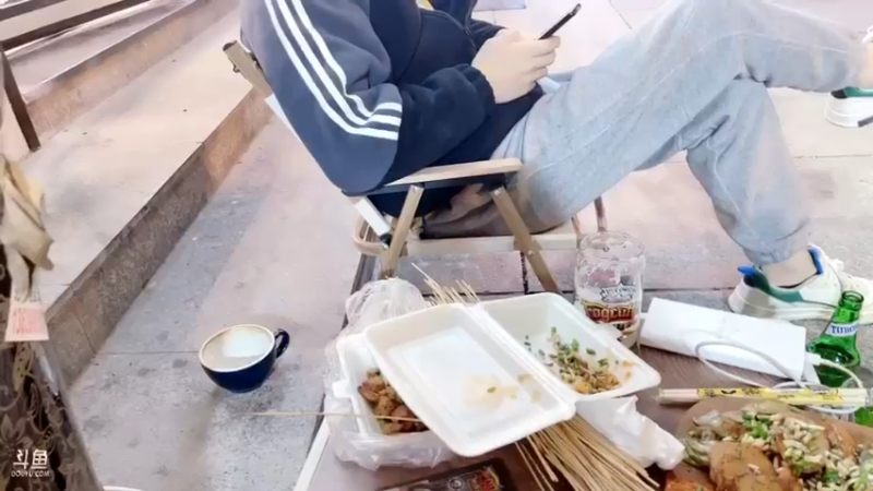 【2022-04-25 23点场】刘飞儿faye：直接五月一号见吧，最后的狂欢。