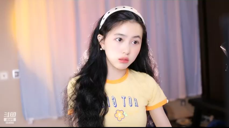 【2022-04-25 21点场】小酒窝翁馨：爱健身，爱做饭的可爱妹妹