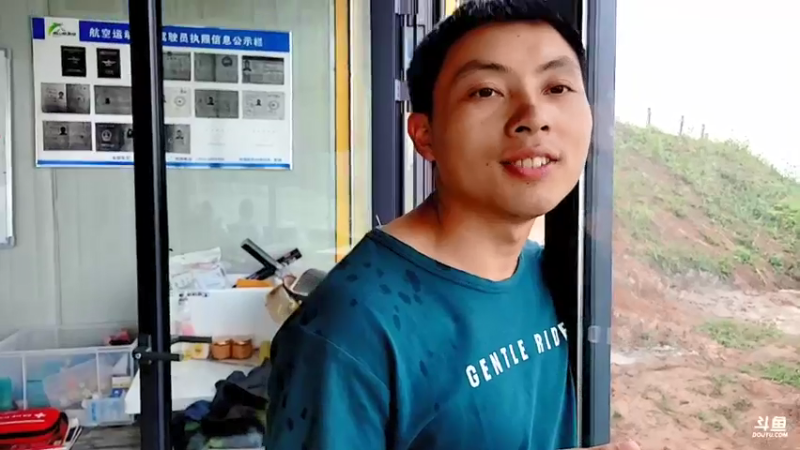 【2022-04-27 16点场】逐梦兄弟：牙小宝的快乐生活